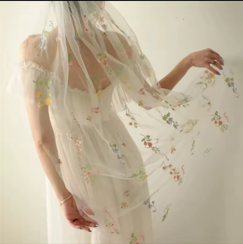 Floral Embroidered Veil